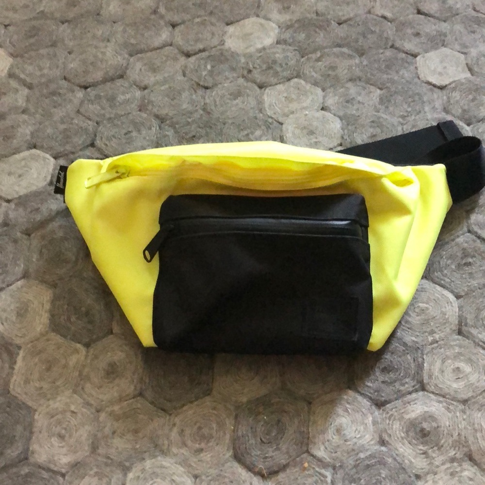 Seventeen Hip Pack Herschel